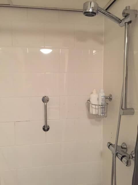 De Herbert Amsterdam - Formerly France Hotel — bathroom