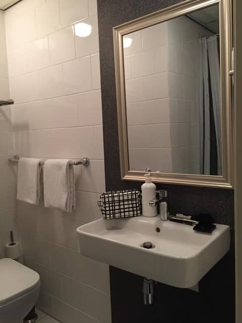 De Herbert Amsterdam - Formerly France Hotel — bathroom