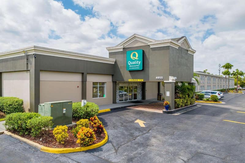 Quality Inn & Suites Tampa near Fairgrounds and Casino — building