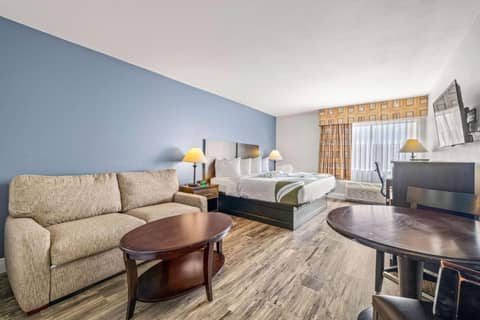 Quality Inn & Suites Tampa near Fairgrounds and Casino — photo 2