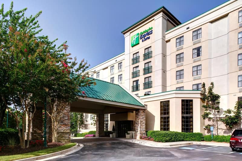 Holiday Inn Express Hotel & Suites Atlanta Buckhead by IHG — building