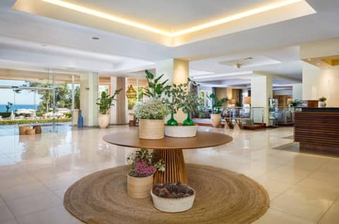 PortoBay Falesia — recepcion & lobby