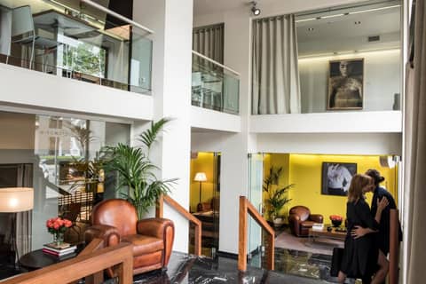 Hotel Miró — human
