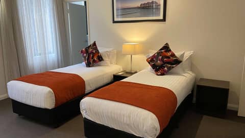 Club Wyndham Perth, Trademark Collection by Wyndham — hotel room