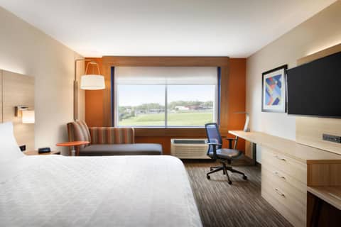 Holiday Inn Express & Suites - Calgary Airport Trail NE by IHG — photo 7