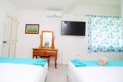 Hotel Maria de Lourdes Cancun — hotel room