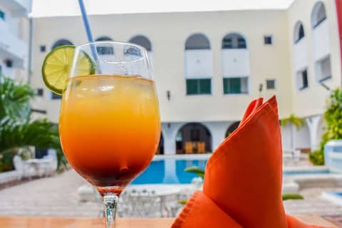 Hotel Maria de Lourdes Cancun — dining