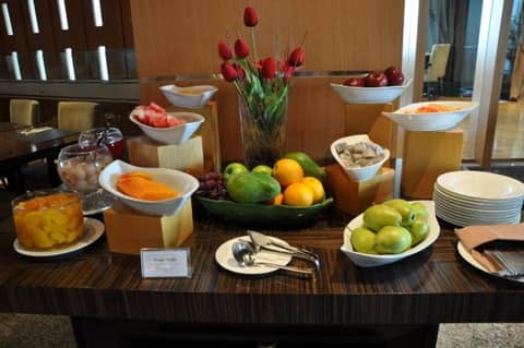 Oakwood Premier Cozmo Jakarta — photo 7