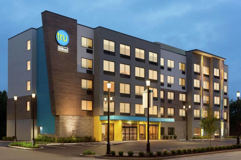 Tru by Hilton St. Charles St. Louis — building