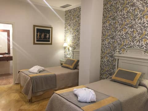 Adriano Boutique Sevilla — bedroom
