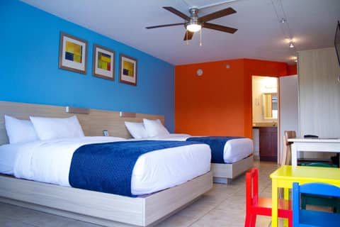 Ramada by Wyndham Flamingo Water Park — hotel room