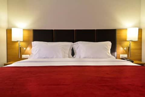 SANA Reno Hotel — bedroom