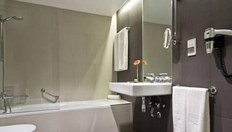 SANA Reno Hotel — bathroom
