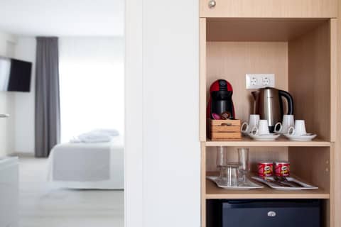 Playaolid Suites & Apartments — hotel room