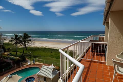 Crystal Beachfront Apartments — photo 3