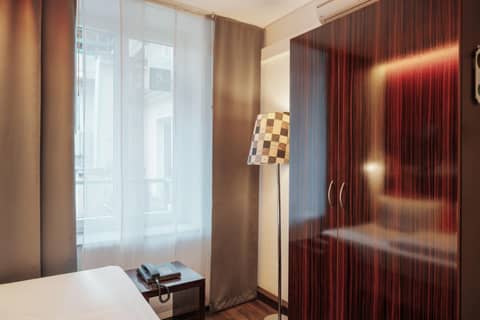 Helvetia Rooms - Self Check-In — hotel room