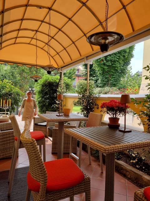 Hotel Charly — dining