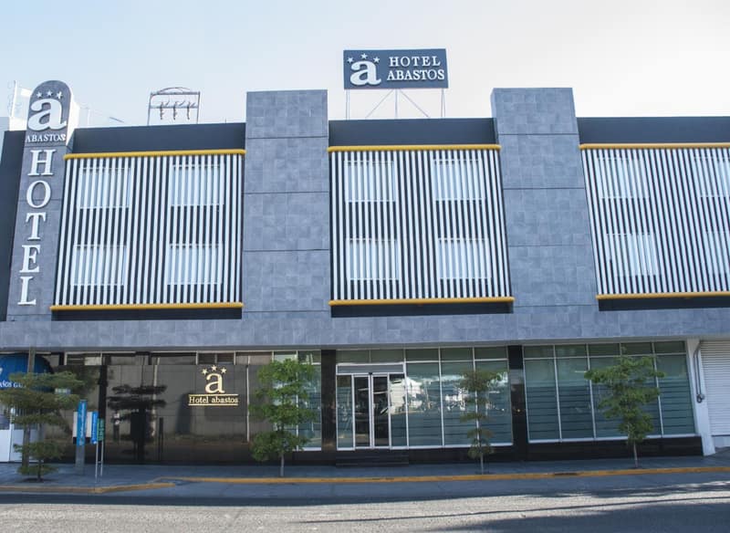 Hotel Expo Abastos — building