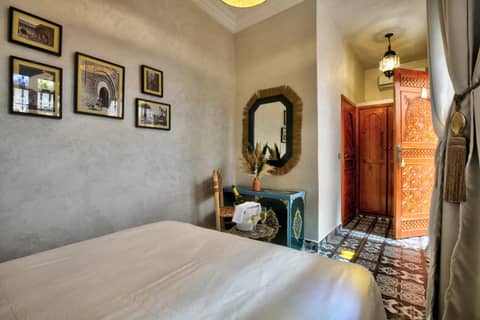 Riad Arabkech — hotel room