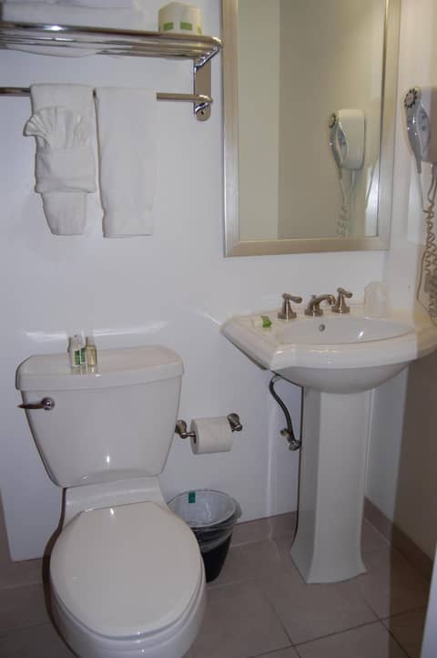 The Baron Hotel — bathroom
