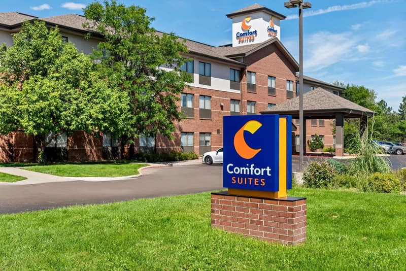 Comfort Suites Denver North - Westminster — building