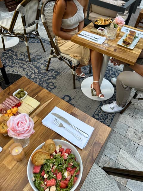 Royal Palms Resort & Spa — dining