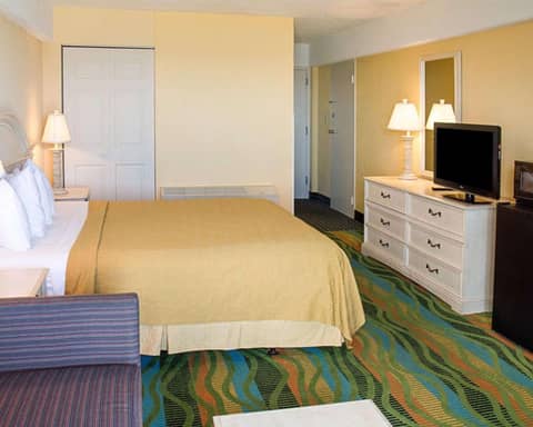 Spark by Hilton Virginia Beach Oceanfront — photo 4