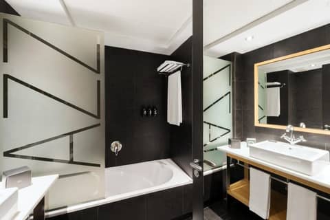 Hotel Jazz — bathroom