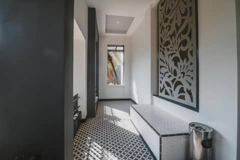 RedDoorz Plus near Mall Slipi Jaya — photo 4