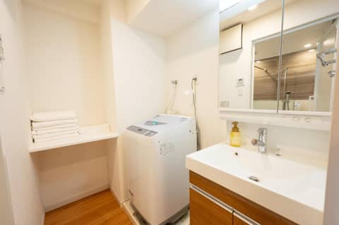 Residence Hotel Hakata 8 — bathroom