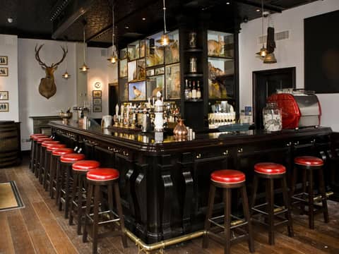 Montcalm Brewery Townhouse — bar