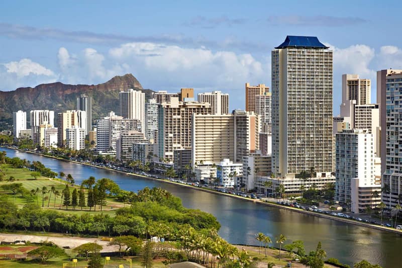 Skyline Island Colony Hotel — building