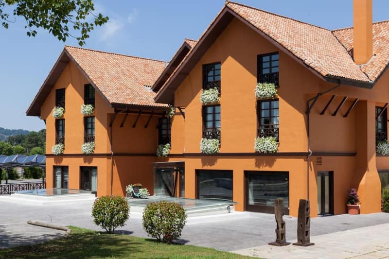 Hotel The Park Derio — building