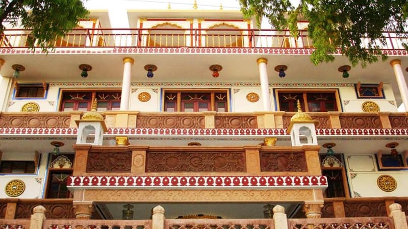 Hotel Vimal Heritage — building