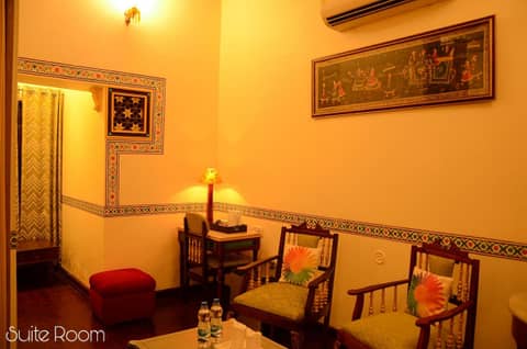 Hotel Vimal Heritage — hotel room