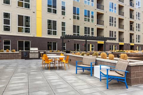 Kasa Rino Denver — balance & terrace