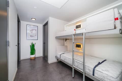 City24 Condo Hotel Little Italy Mission Hills — photo 9