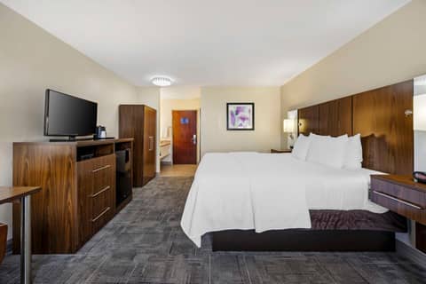 Best Western Gen X Inn — hotel room