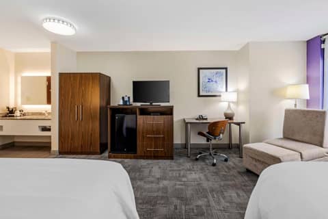 Best Western Gen X Inn — hotel room
