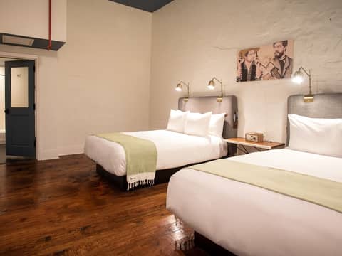 The Old No. 77 Hotel & Chandlery — hotel room