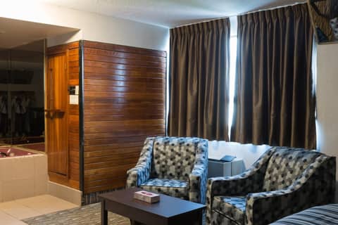 Deluxe Inn — photo 2