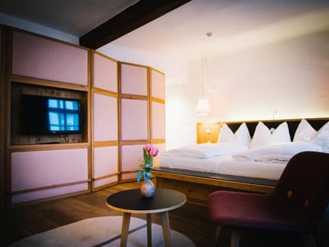 artHotel Blaue Gans — hotel room