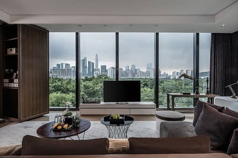 Hui Hotel — hotel room