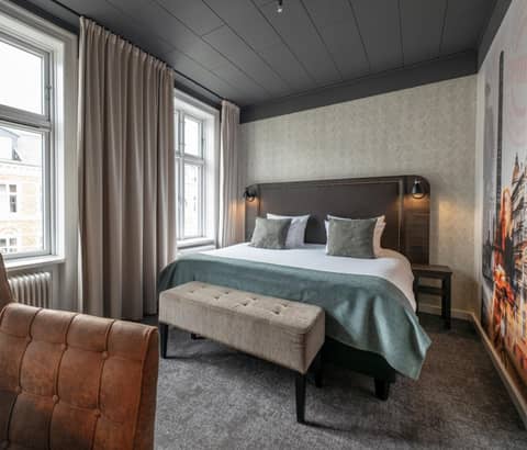 Hotel Mayfair — hotel room