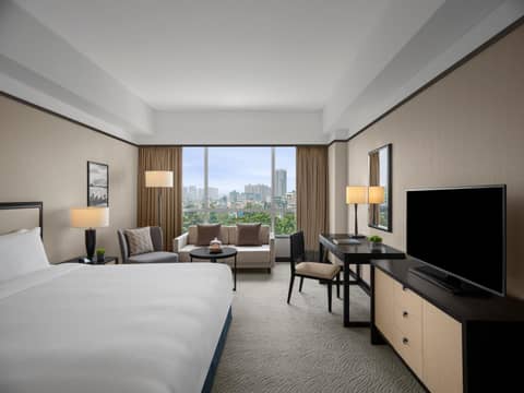 New World Saigon Hotel — hotel room