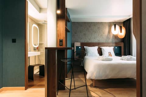 Oceania Paris Porte De Versailles — hotel room