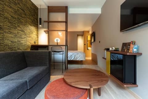 Oceania Paris Porte De Versailles — hotel room