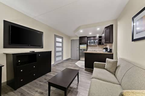 Best Western Plus Toronto North York Hotel & Suites — photo 3
