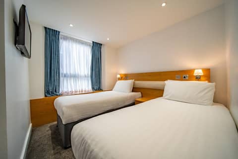 Central Park Hotel — hotel room