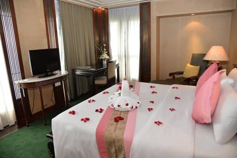 Rama Gardens Hotel Bangkok — hotel room
